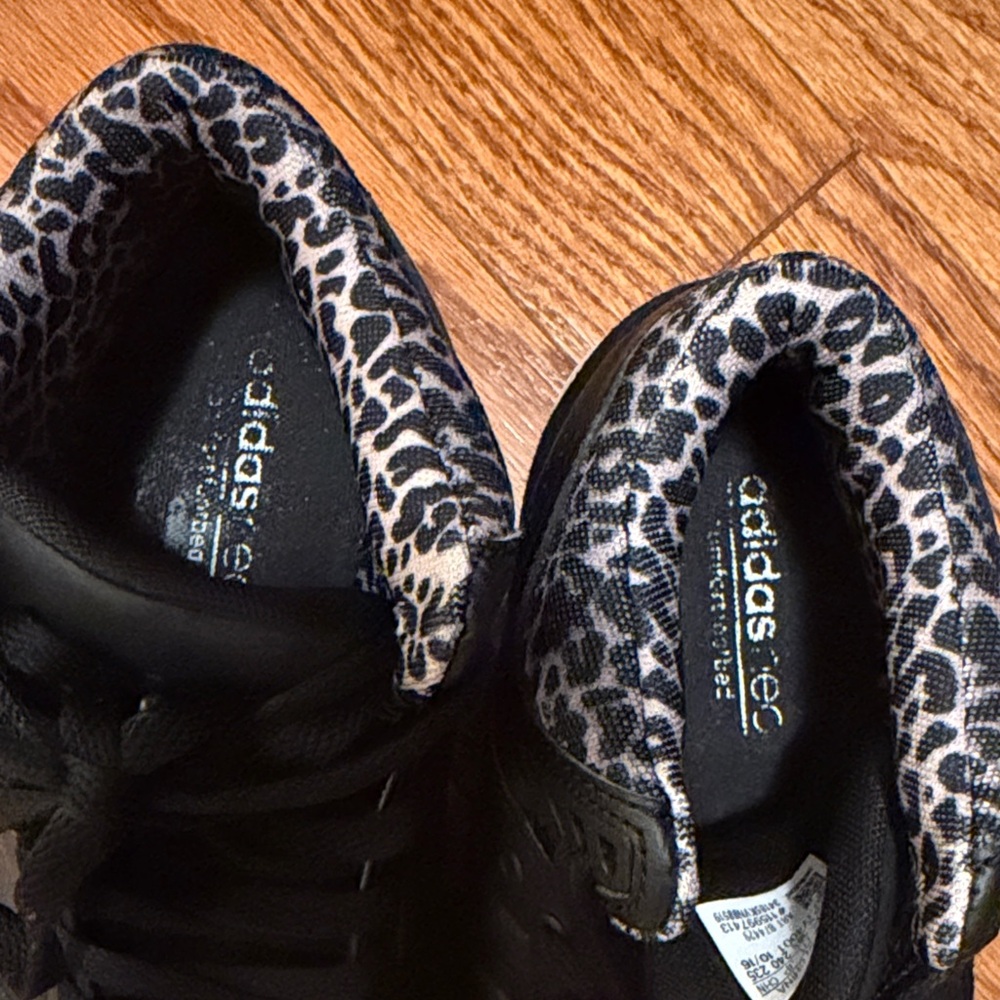 Women’s Size 7 adidas Black High-Top Sneakers with White Soles & Leopard Accent - Picture 8 of 12